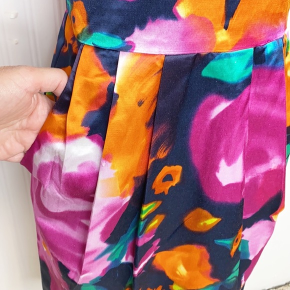 St. John Floral Sheath Dress - Picture 3 of 11